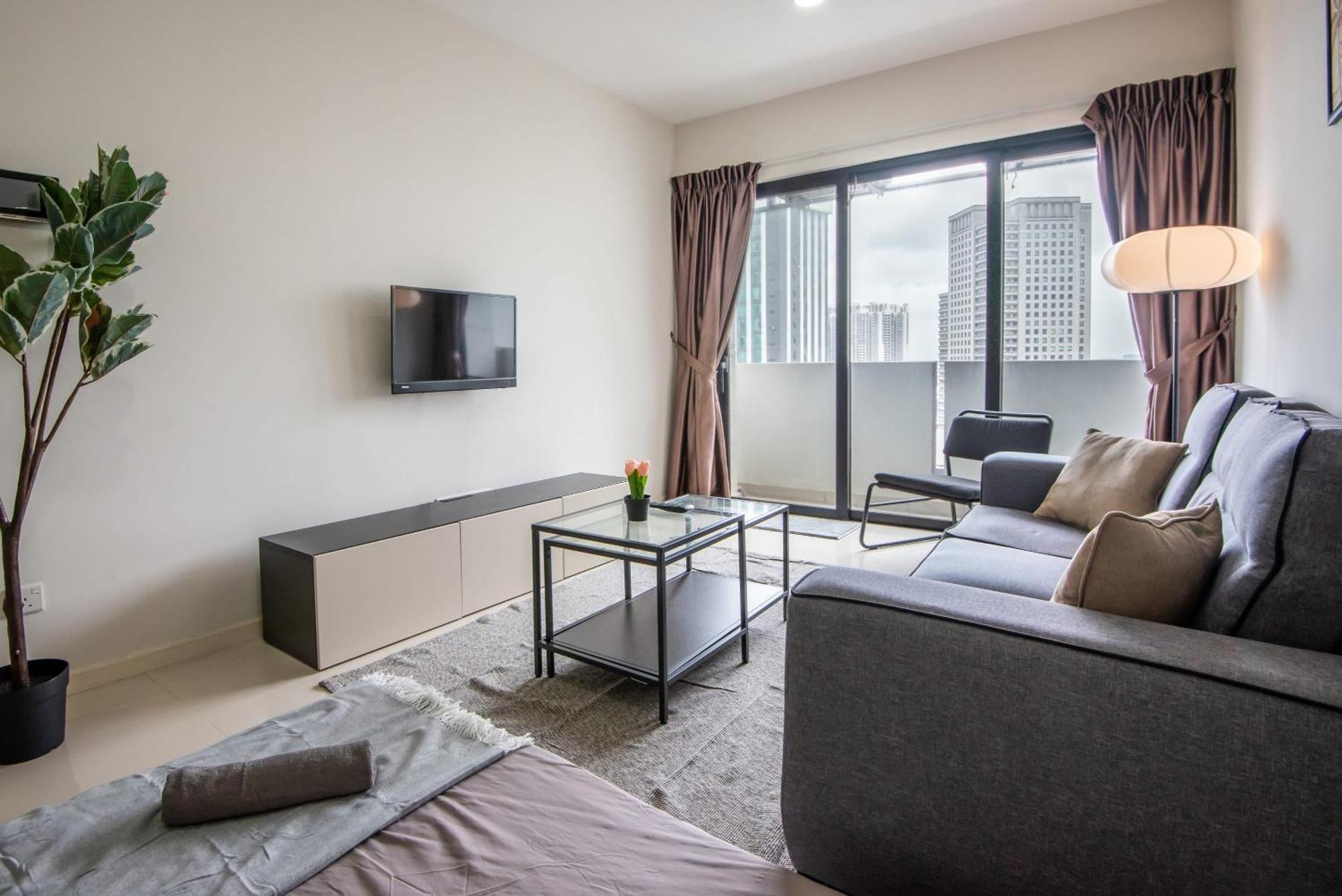 Apartment A Lovely & Comfy At Suasana Jb 11 *