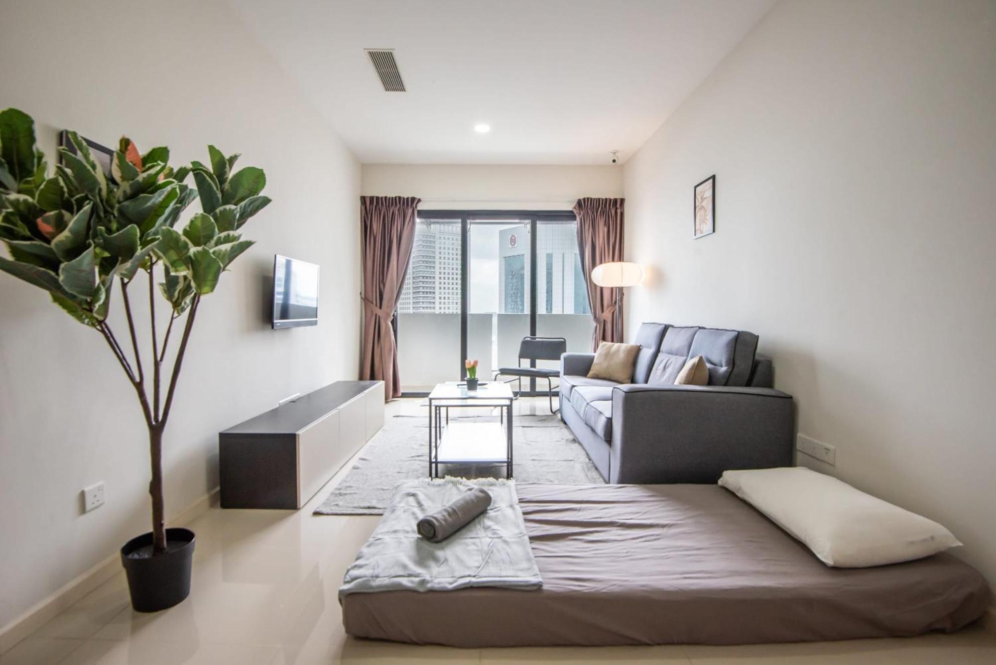 A Lovely & Comfy At Suasana Jb 11 Apartment